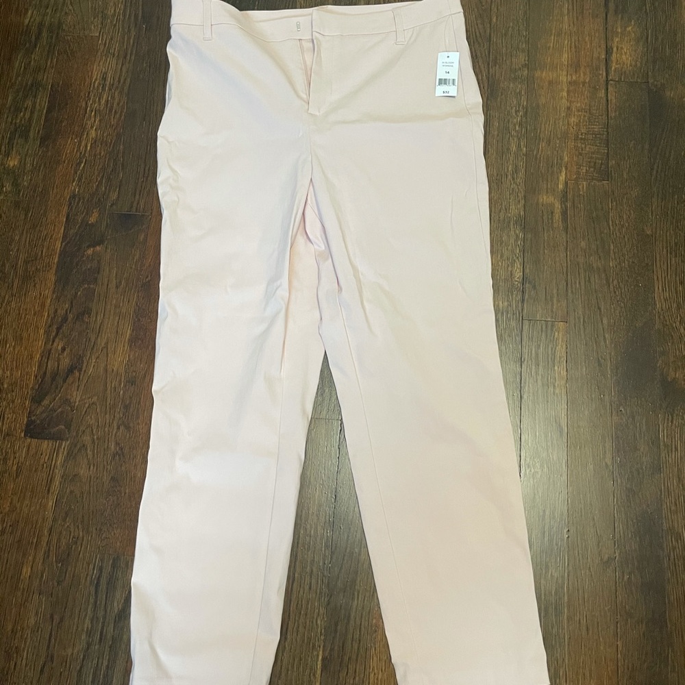 Baby pink / beige colored crop (Capri) dress pants